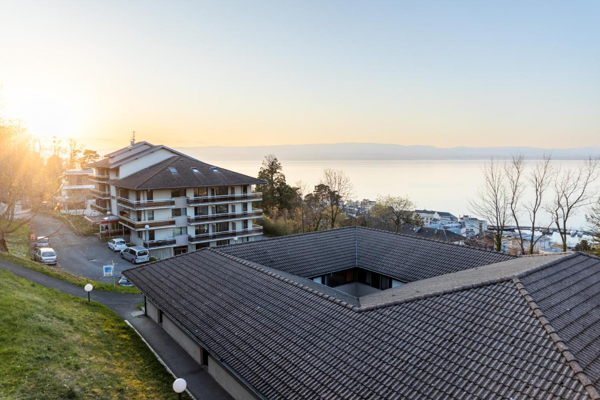 Cote Lac Hostel Evian Exteriör bild